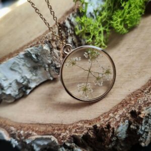 Wisiorek z kwiatem dzikiej marchwi 🌼🌿