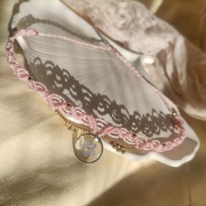 Naszyjnik choker z niezapominajką
